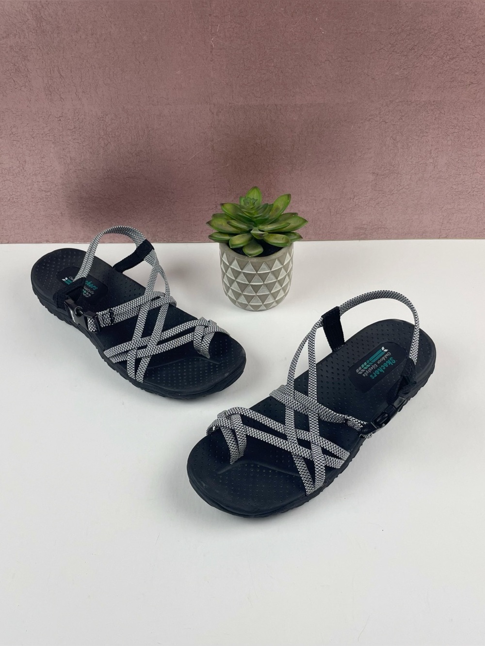 Skechers Black White Strappy Sandals Shoes Women Size 8